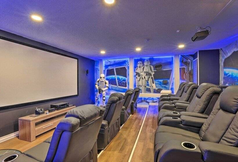 Home Theater + Pool W/ Projector: Clermont Retreat