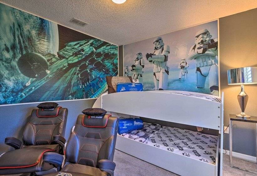 Home Theater + Pool W/ Projector: Clermont Retreat