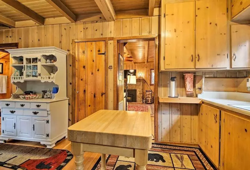 Vintage  Snow White  Cottage ~ 2 Miles To Village!