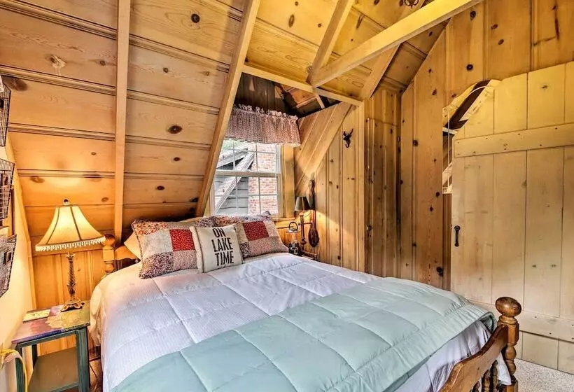 Vintage  Snow White  Cottage ~ 2 Miles To Village!