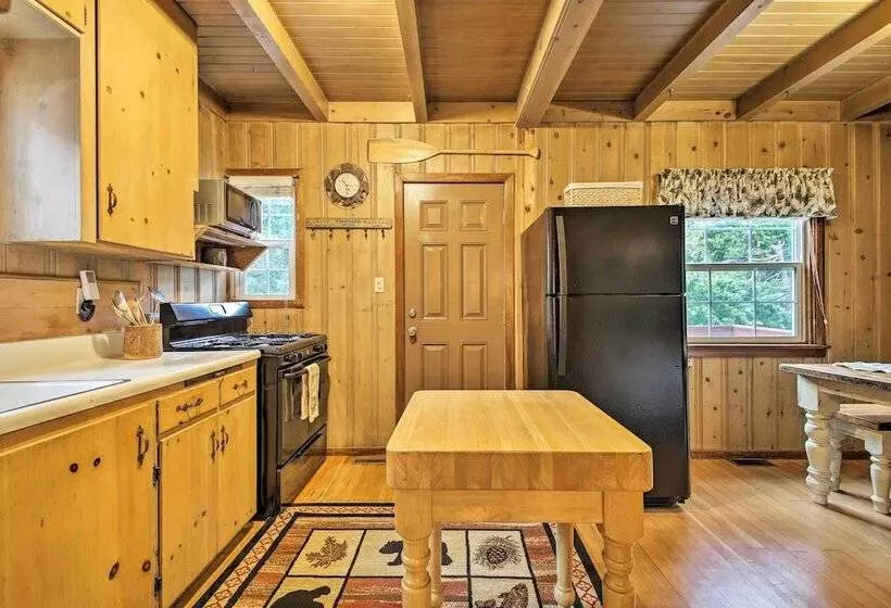 Vintage  Snow White  Cottage ~ 2 Miles To Village!