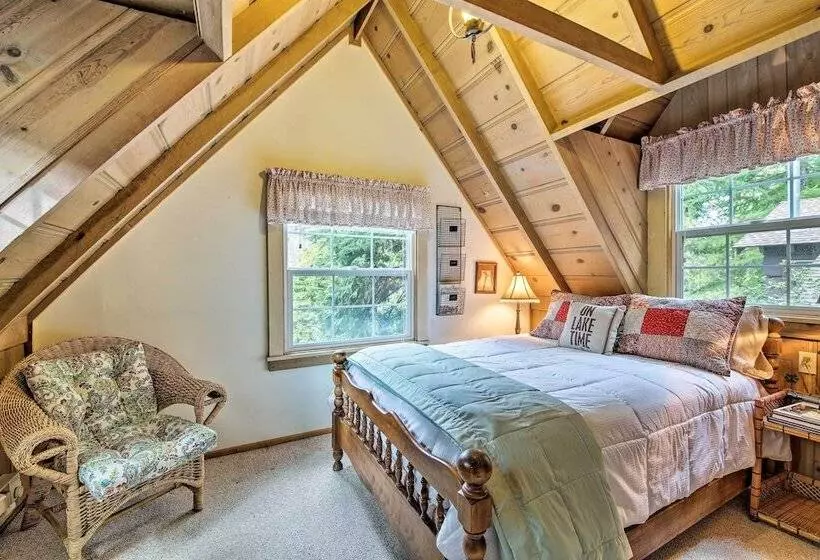 Vintage  Snow White  Cottage ~ 2 Miles To Village!