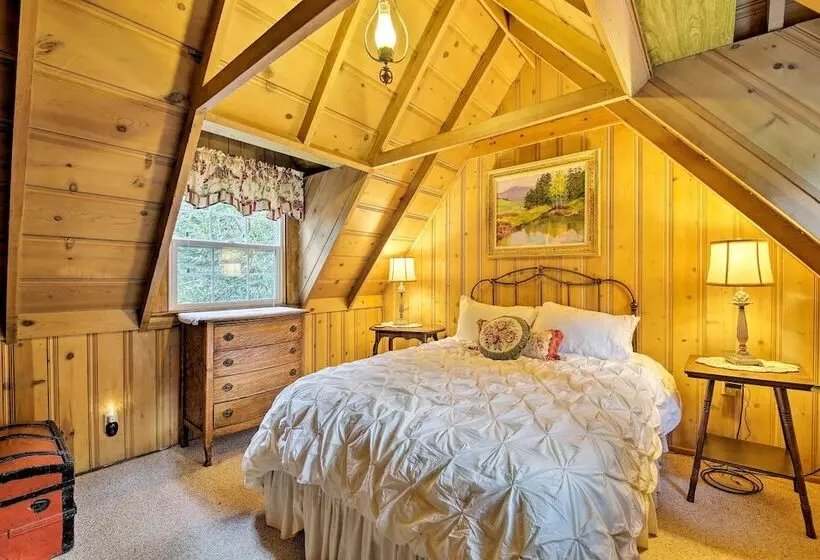 Vintage  Snow White  Cottage ~ 2 Miles To Village!