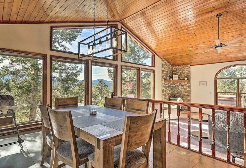 Woodland Park Hideaway W/ Mtn Views & Hot Tub