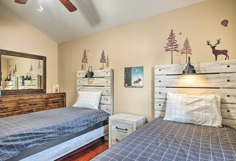 Woodland Park Hideaway W/ Mtn Views & Hot Tub