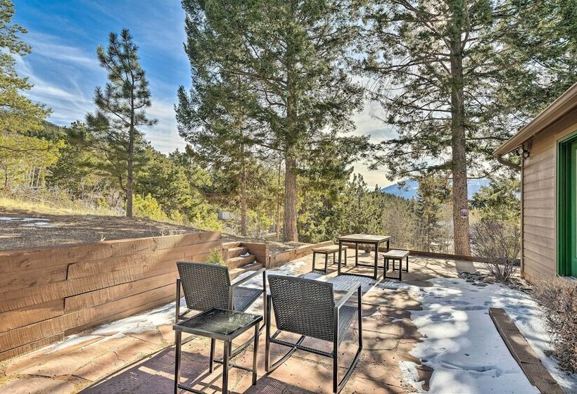 Woodland Park Hideaway W/ Mtn Views & Hot Tub