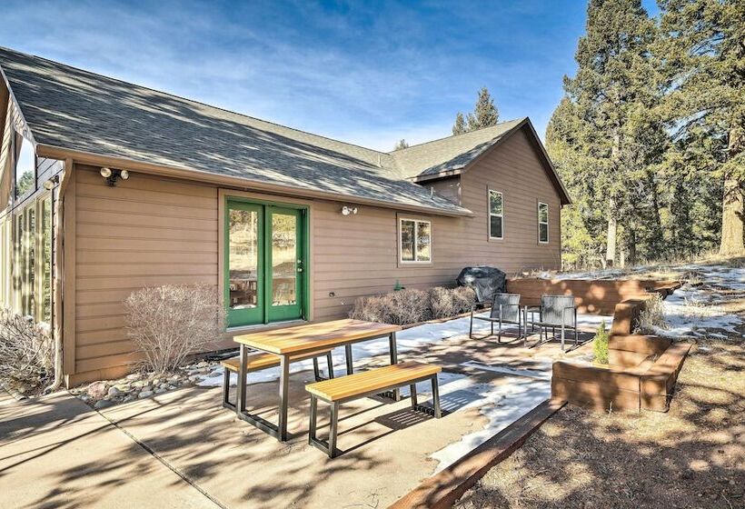 Woodland Park Hideaway W/ Mtn Views & Hot Tub