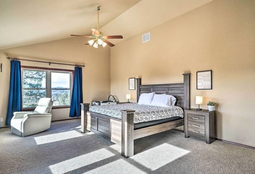 Woodland Park Hideaway W/ Mtn Views & Hot Tub