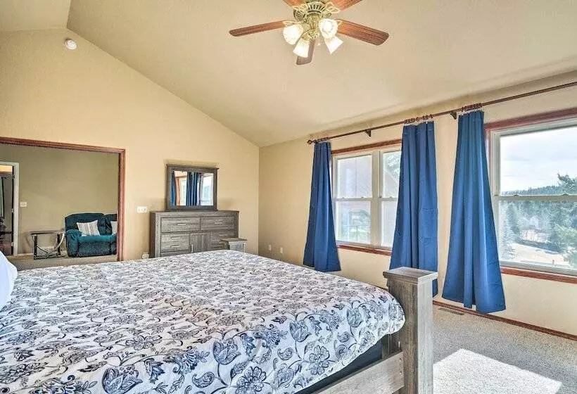 Woodland Park Hideaway W/ Mtn Views & Hot Tub