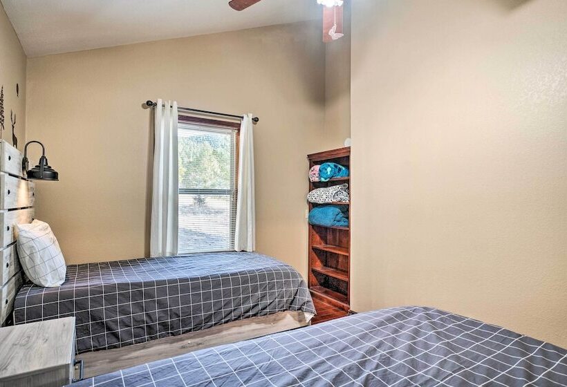 Woodland Park Hideaway W/ Mtn Views & Hot Tub