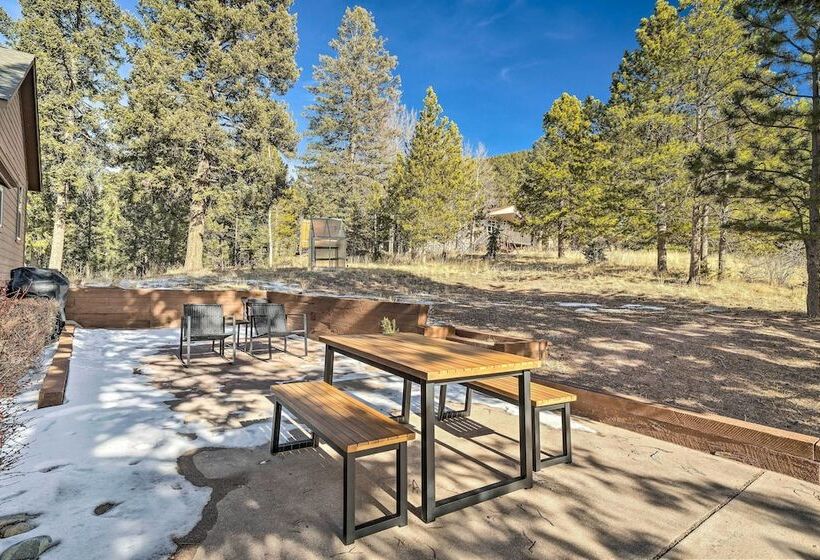 Woodland Park Hideaway W/ Mtn Views & Hot Tub