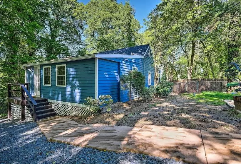 Adorable Beach Cottage W/ Hot Tub & Tropical Bar!