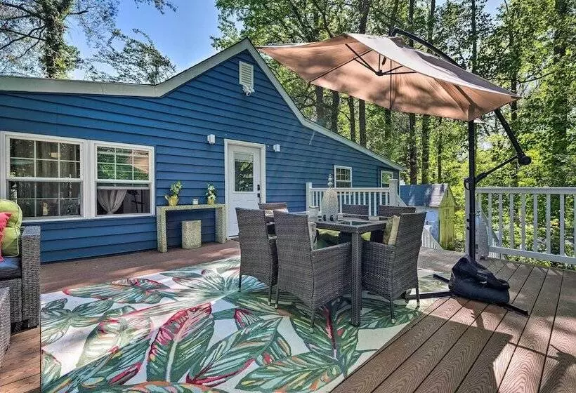 Adorable Beach Cottage W/ Hot Tub & Tropical Bar!