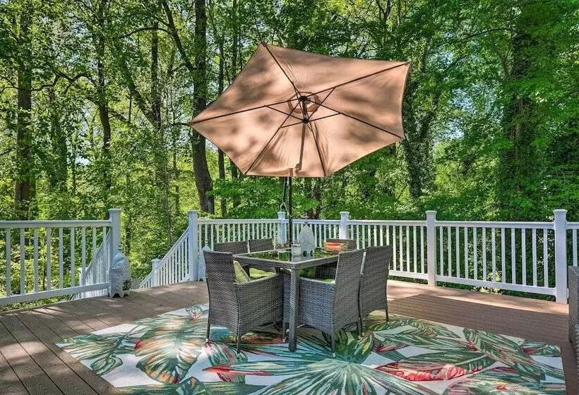 Adorable Beach Cottage W/ Hot Tub & Tropical Bar!