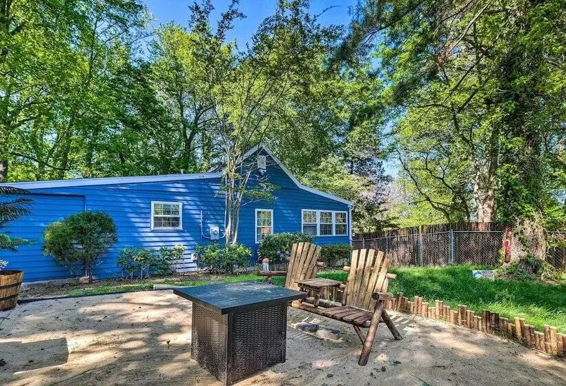 Adorable Beach Cottage W/ Hot Tub & Tropical Bar!