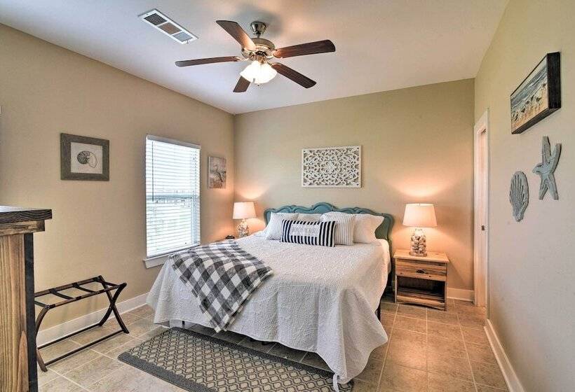 Ocean View & Grill: Crystal Beach Bungalow!