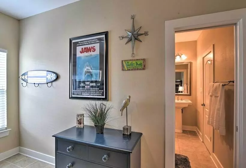 Ocean View & Grill: Crystal Beach Bungalow!