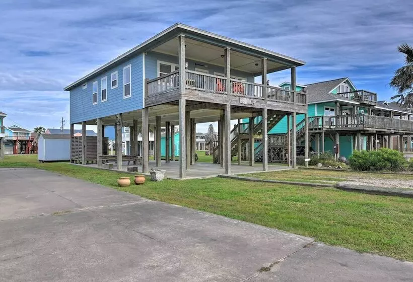 Ocean View & Grill: Crystal Beach Bungalow!