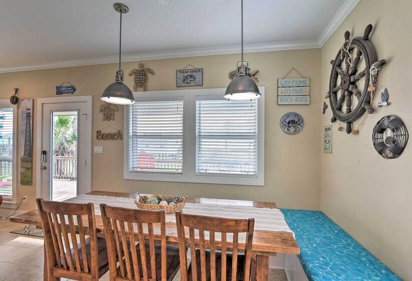 Ocean View & Grill: Crystal Beach Bungalow!