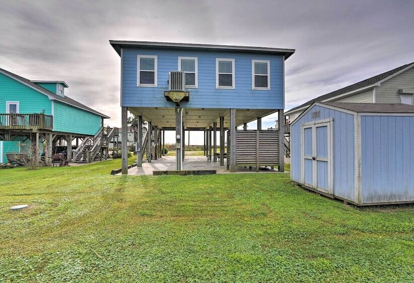 Ocean View & Grill: Crystal Beach Bungalow!