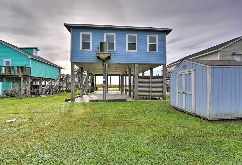 Ocean View & Grill: Crystal Beach Bungalow!