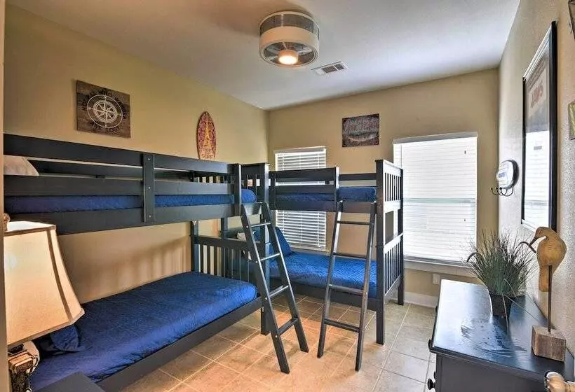 Ocean View & Grill: Crystal Beach Bungalow!