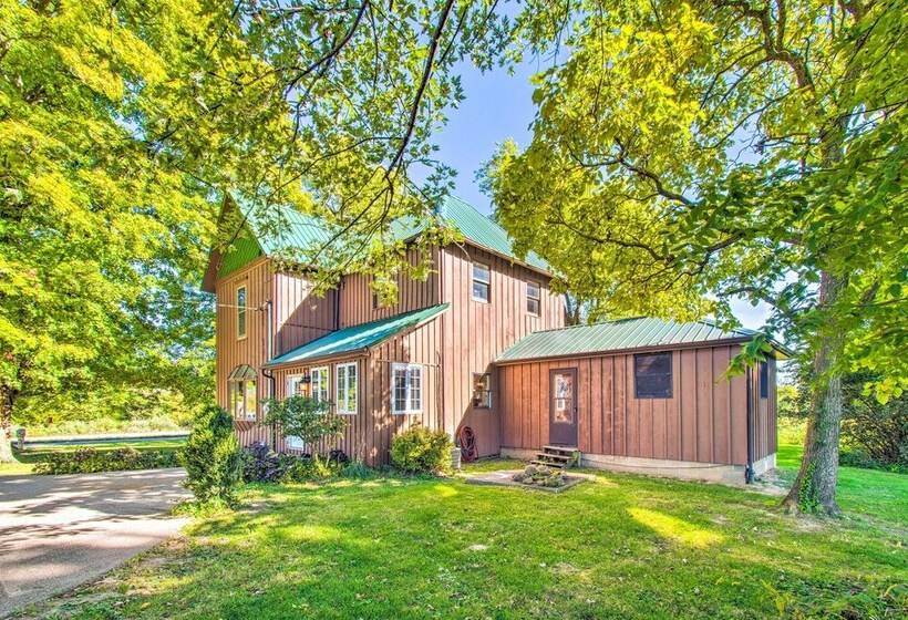 Beautifully Restored Farmhouse In Marshall!