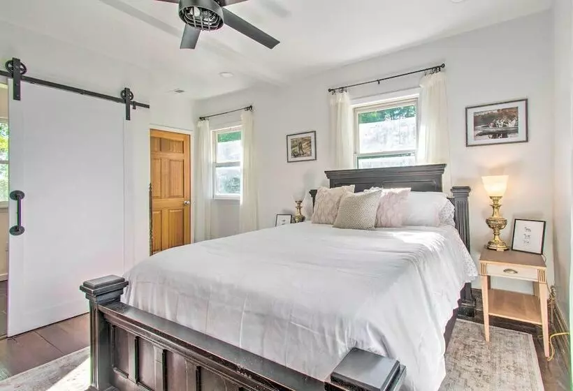 Beautifully Restored Farmhouse In Marshall!