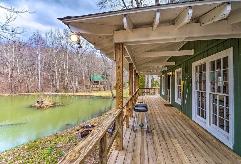 Bright Green Gables Cabin: Hike, Swim & Bbq