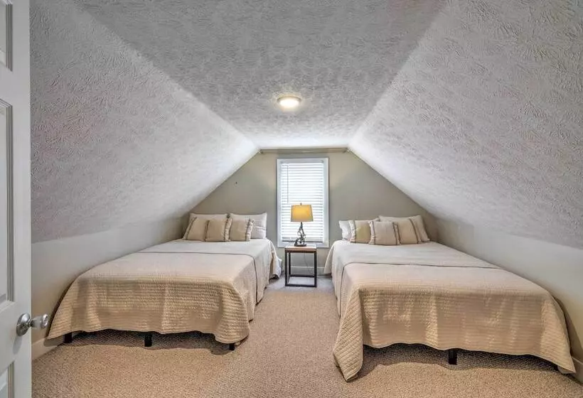 Bright Green Gables Cabin: Hike, Swim & Bbq