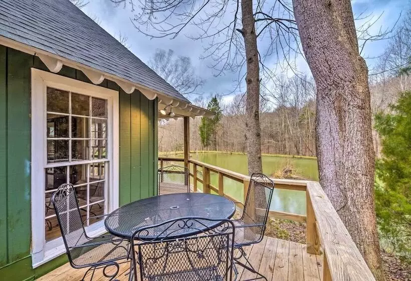 Bright Green Gables Cabin: Hike, Swim & Bbq