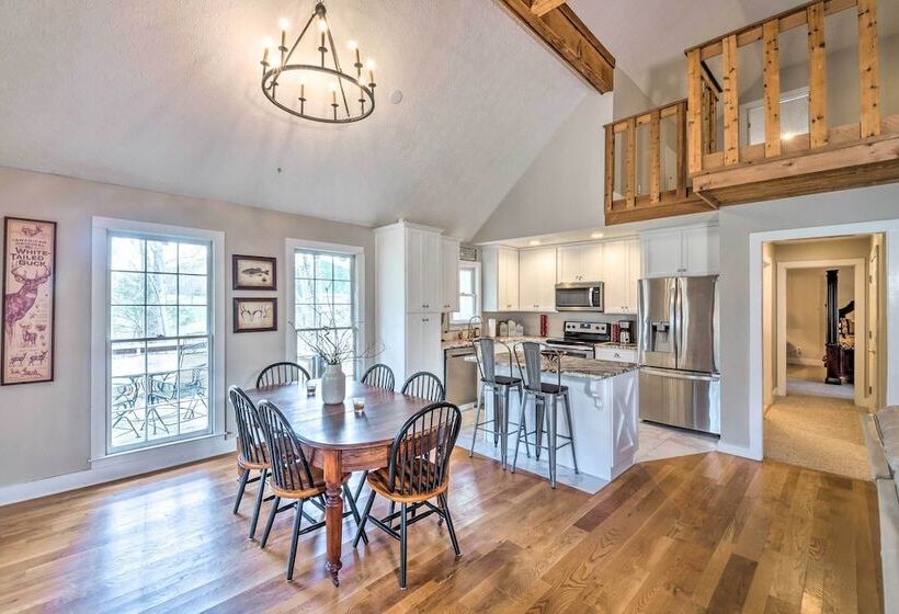 Bright Green Gables Cabin: Hike, Swim & Bbq