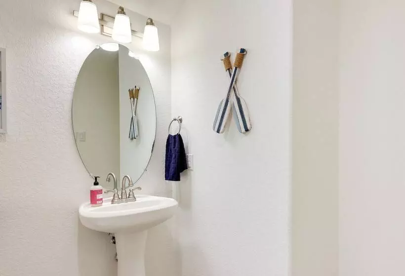 Canyon Lake Home Rental: Boating, Patio & More!