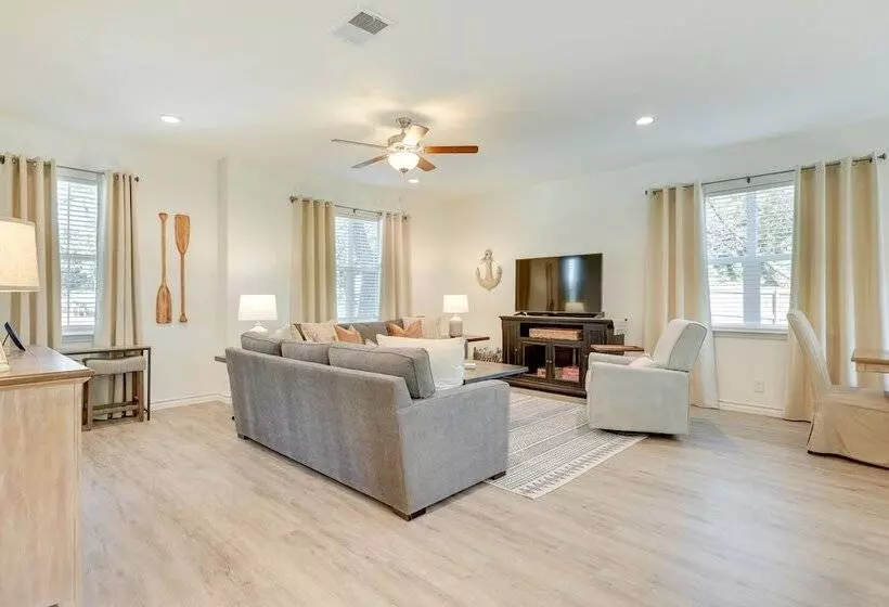 Canyon Lake Home Rental: Boating, Patio & More!