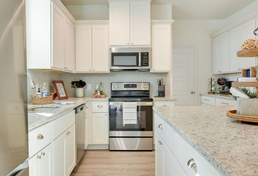 Canyon Lake Home Rental: Boating, Patio & More!