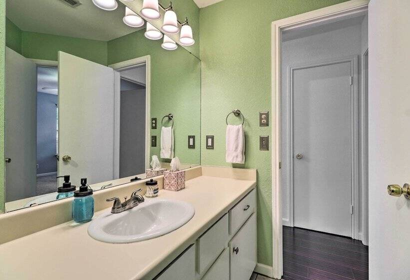 Cozy Austin Area Home W/ Yard, 20 Mi To Dtwn!