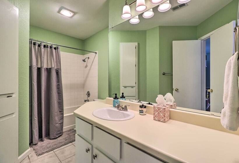 Cozy Austin Area Home W/ Yard, 20 Mi To Dtwn!