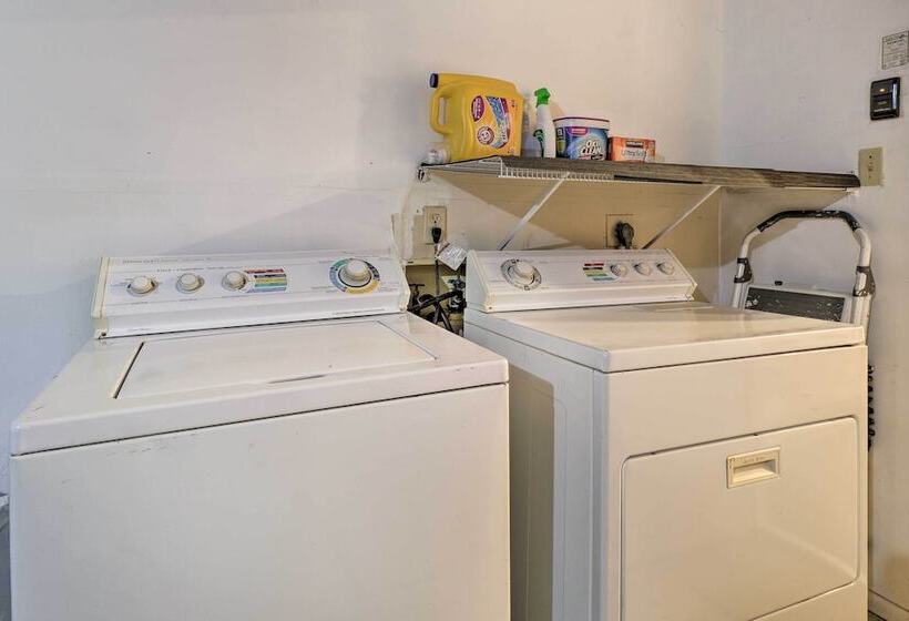 Cozy Austin Area Home W/ Yard, 20 Mi To Dtwn!