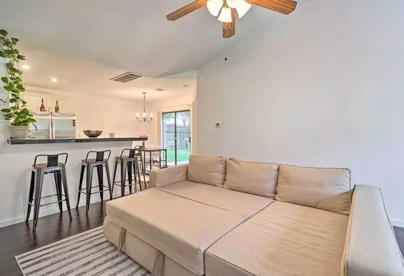 Cozy Austin Area Home W/ Yard, 20 Mi To Dtwn!