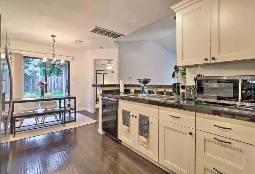 Cozy Austin Area Home W/ Yard, 20 Mi To Dtwn!