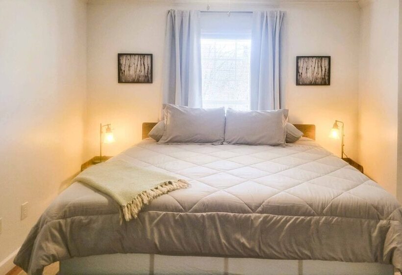 Cozy Bryson City Home W/ Fire Pit & Mtn Views!