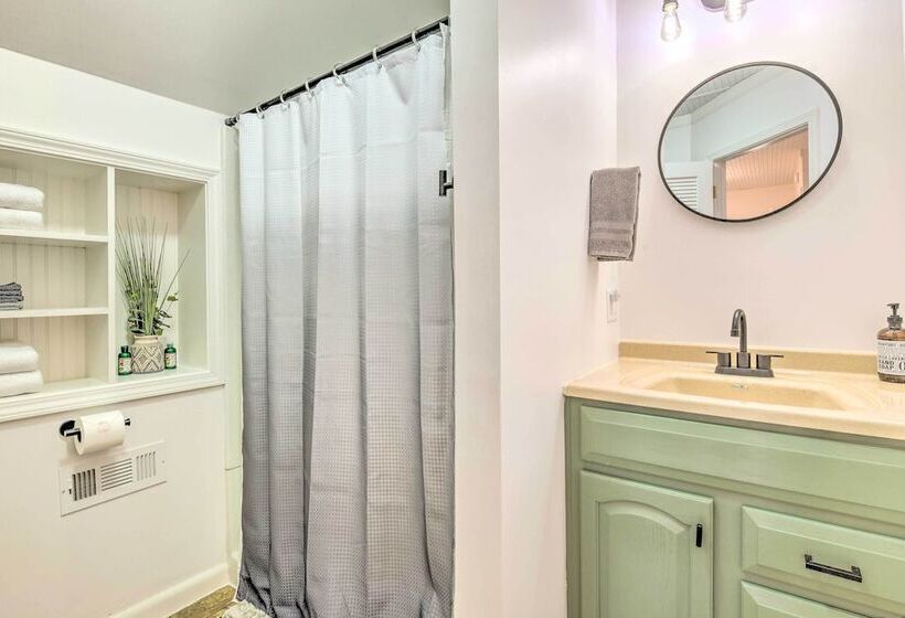 Cozy Bryson City Home W/ Fire Pit & Mtn Views!