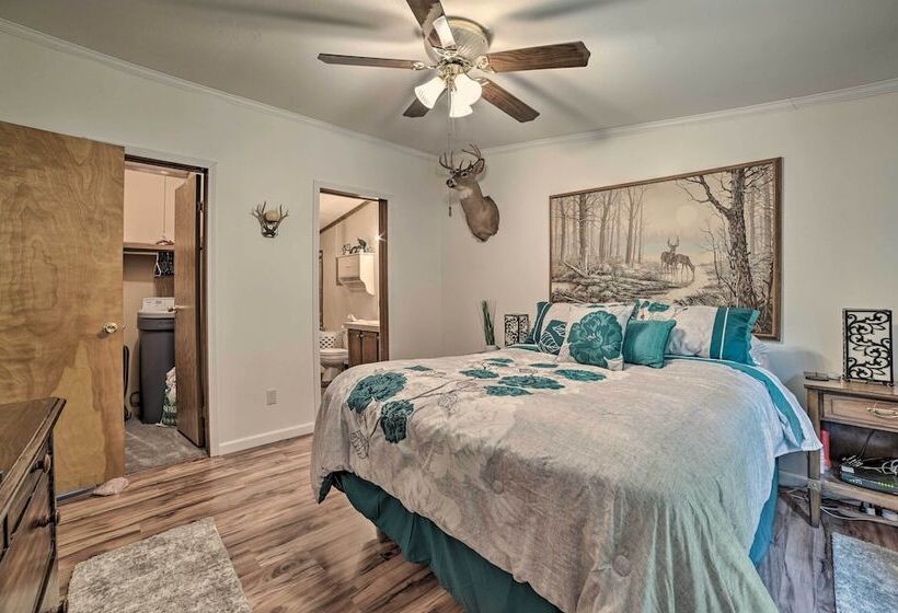 Cozy Hale Home Between Long & Loon Lakes!