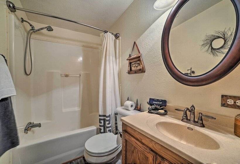 Cozy Hale Home Between Long & Loon Lakes!