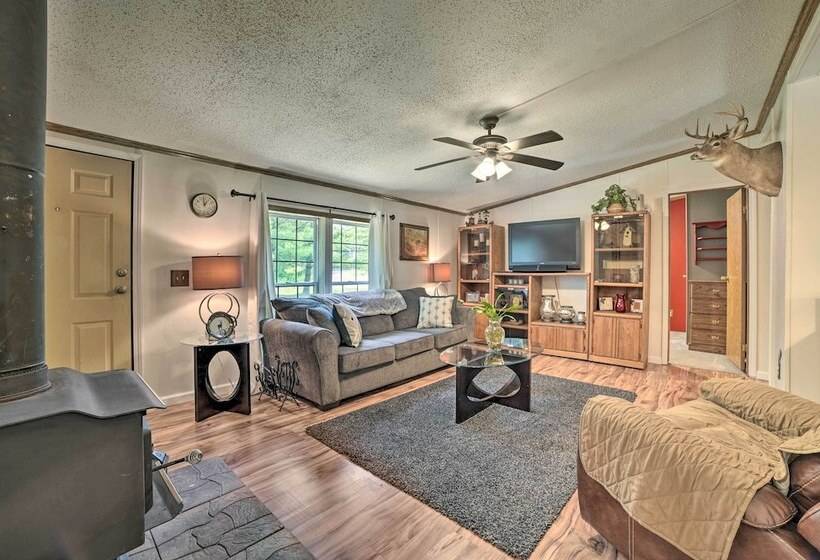 Cozy Hale Home Between Long & Loon Lakes!