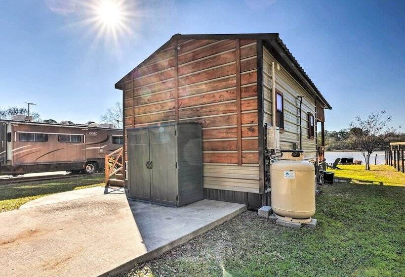 Cozy, New Build Cabin: Steps To Lake Conroe!