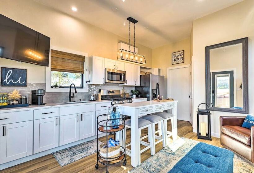 Cozy, New Build Cabin: Steps To Lake Conroe!