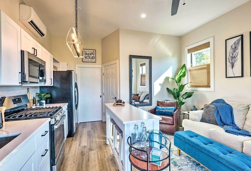 Cozy, New Build Cabin: Steps To Lake Conroe!