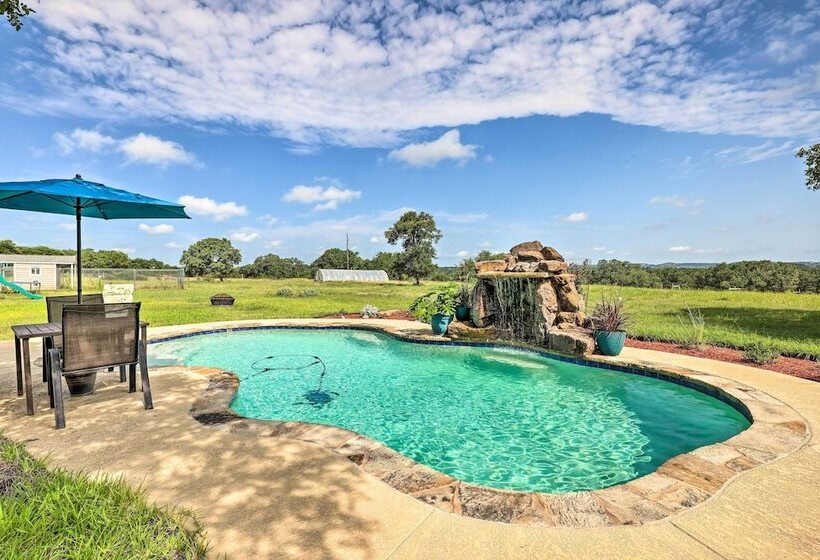 Cozy Spring Branch Cottage In Hill Country!