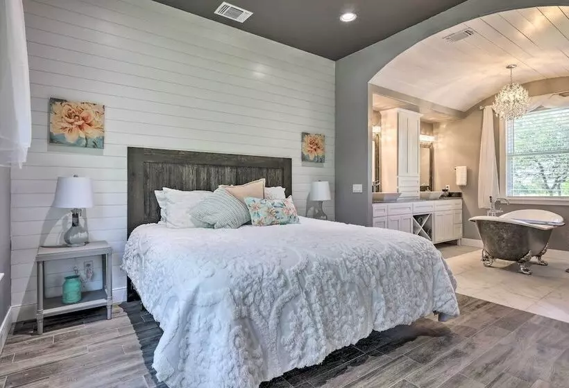 Cozy Spring Branch Cottage In Hill Country!